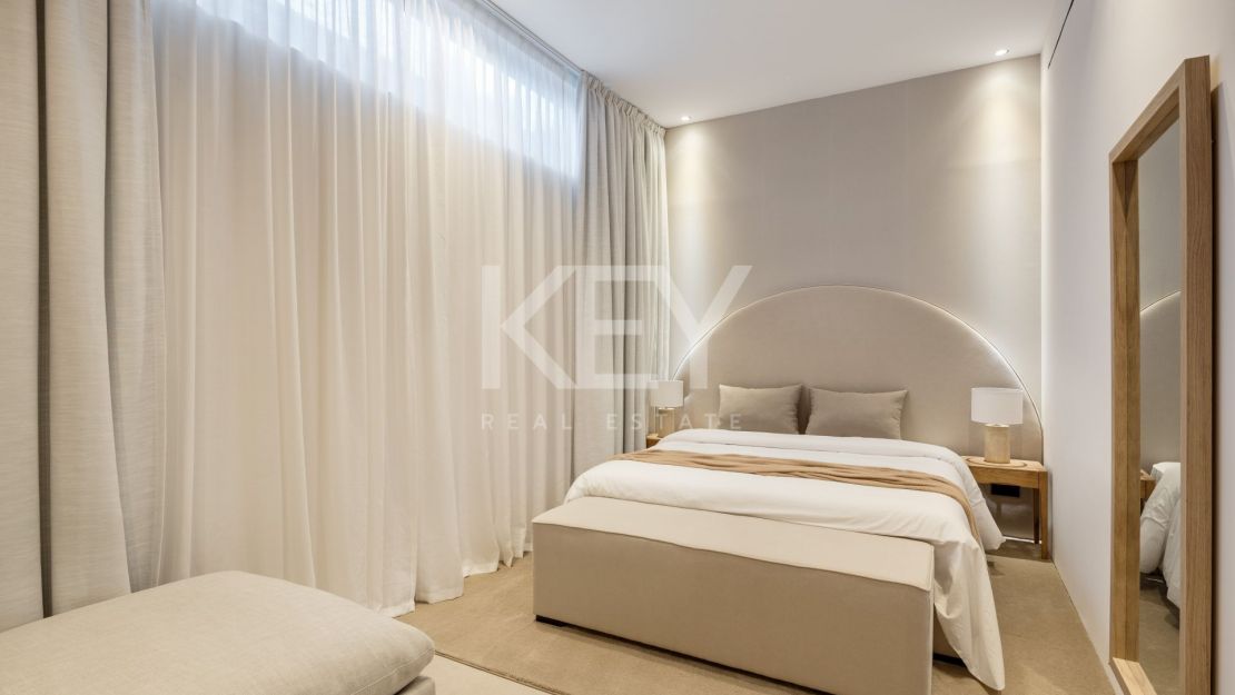 Villa de golf en primera línea con spa, cine y vistas panorámicas en Aloha, Nueva Andalucía