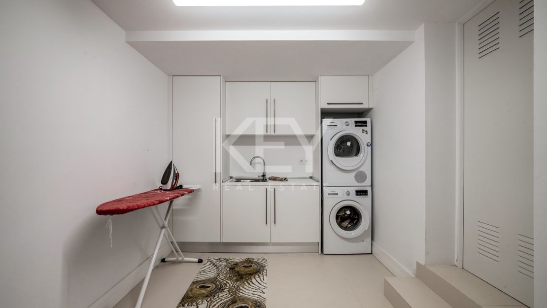 Великолепная современная вилла с видом на горы в Лас Ломас де Марбелья Клуб