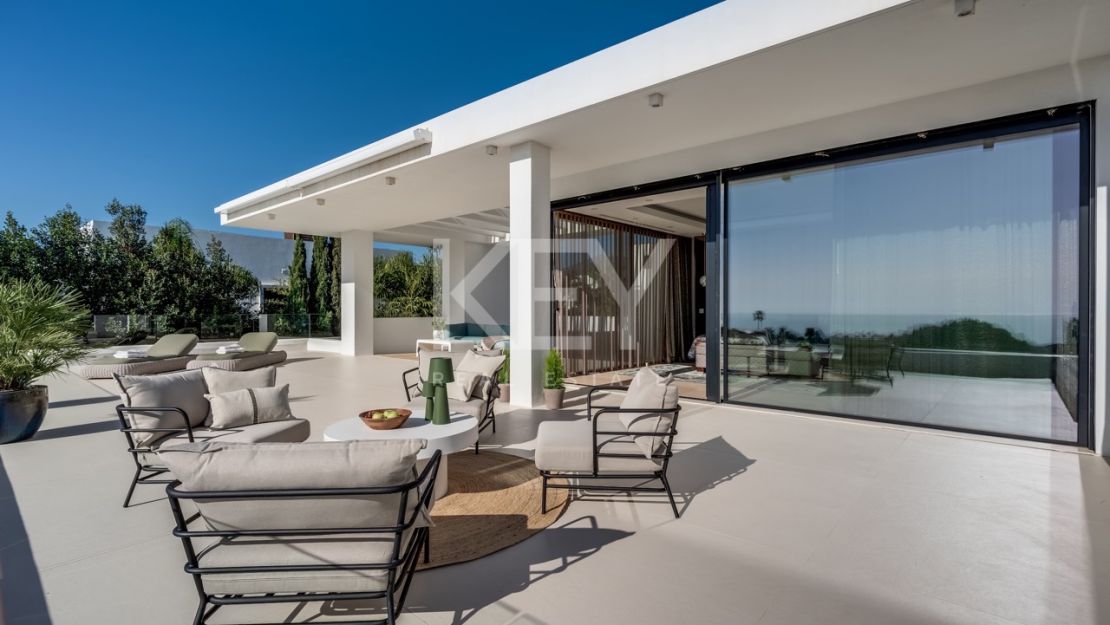 Великолепная современная вилла с видом на горы в Лас Ломас де Марбелья Клуб