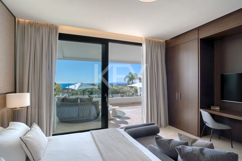 Роскошный четырехкомнатный дуплекс в Ла Резерва Де Сьерра Бланка, Марбелья