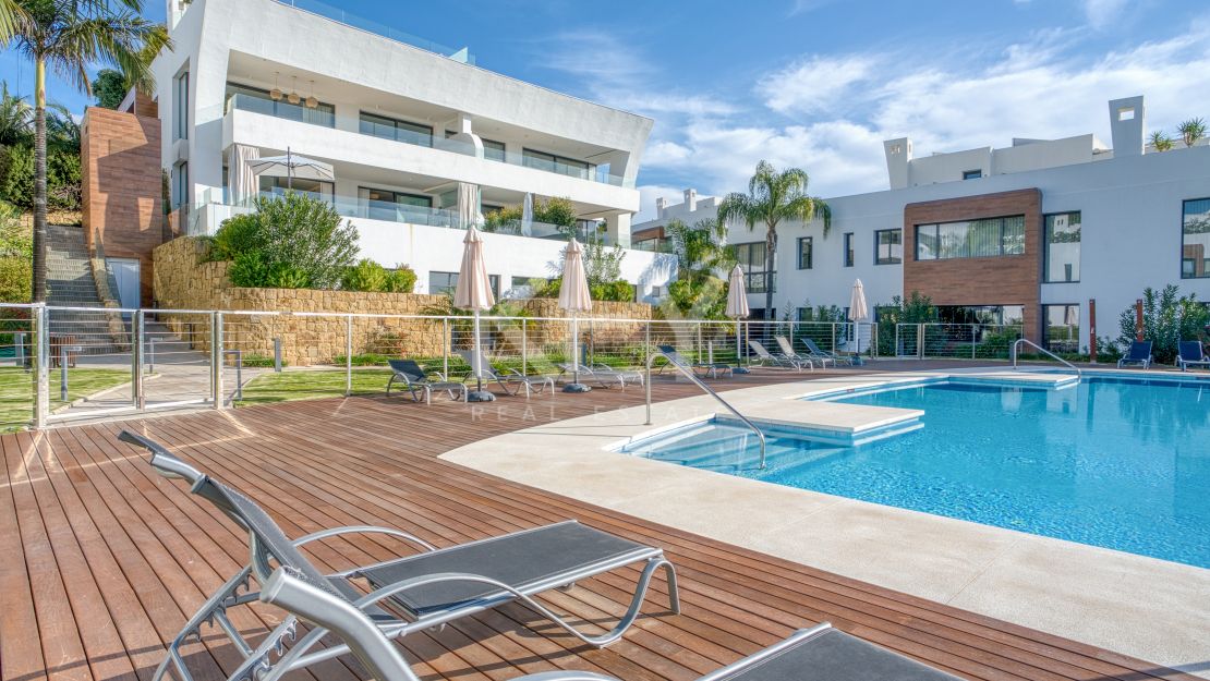 Роскошный четырехкомнатный дуплекс в Ла Резерва Де Сьерра Бланка, Марбелья