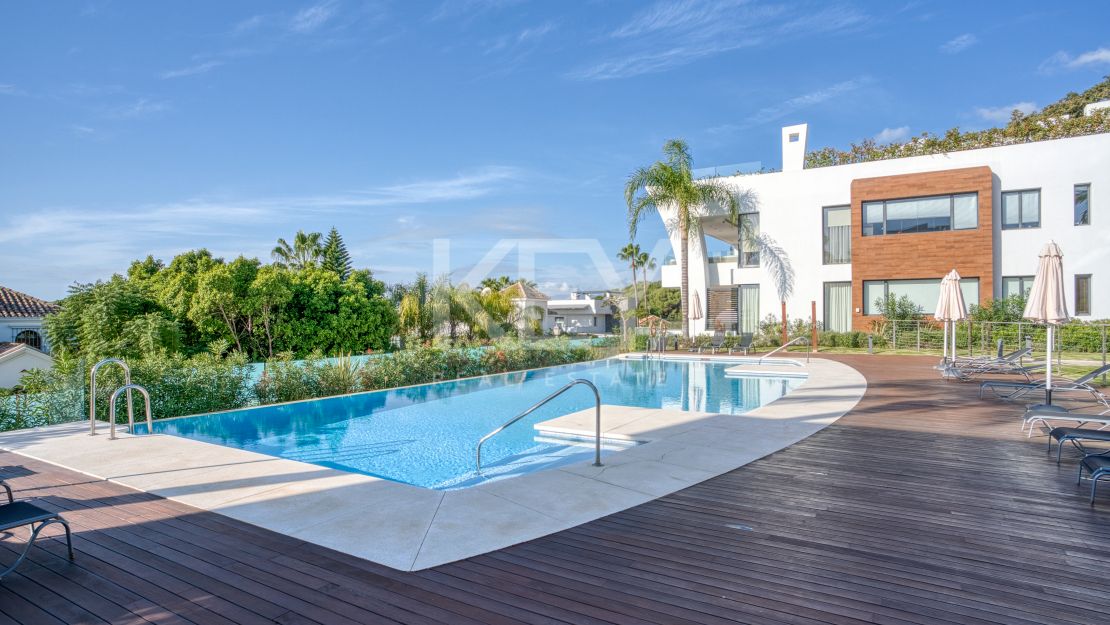 Роскошный четырехкомнатный дуплекс в Ла Резерва Де Сьерра Бланка, Марбелья