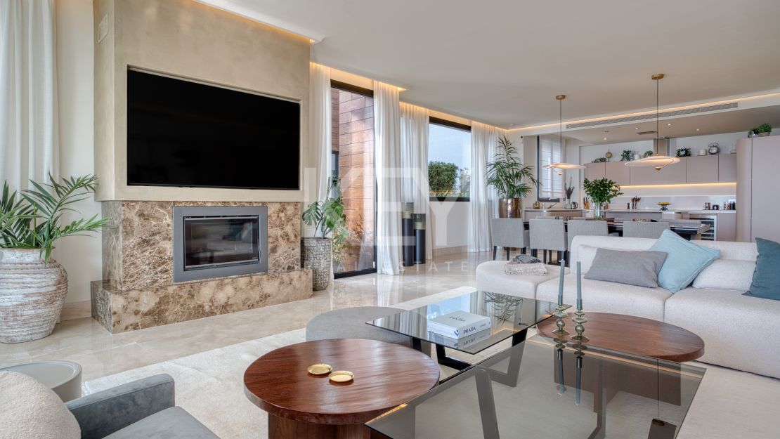 Роскошный четырехкомнатный дуплекс в Ла Резерва Де Сьерра Бланка, Марбелья