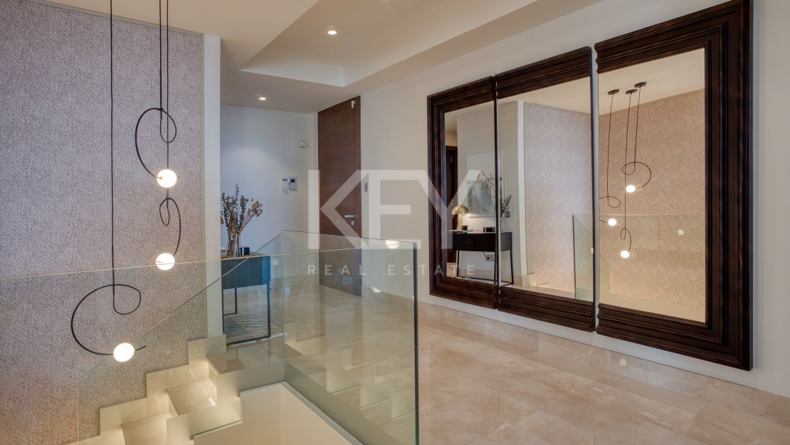 Роскошный четырехкомнатный дуплекс в Ла Резерва Де Сьерра Бланка, Марбелья