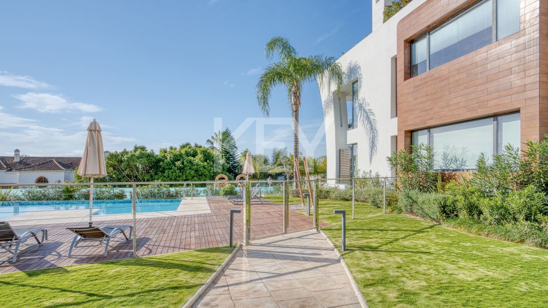 Роскошный четырехкомнатный дуплекс в Ла Резерва Де Сьерра Бланка, Марбелья