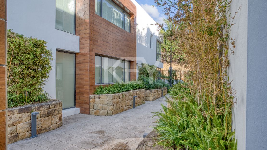 Роскошный четырехкомнатный дуплекс в Ла Резерва Де Сьерра Бланка, Марбелья