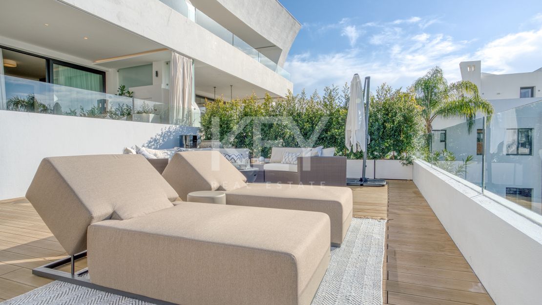 Роскошный четырехкомнатный дуплекс в Ла Резерва Де Сьерра Бланка, Марбелья