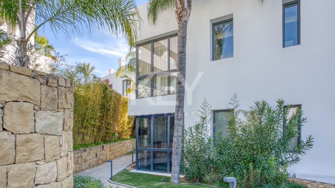 Роскошный четырехкомнатный дуплекс в Ла Резерва Де Сьерра Бланка, Марбелья