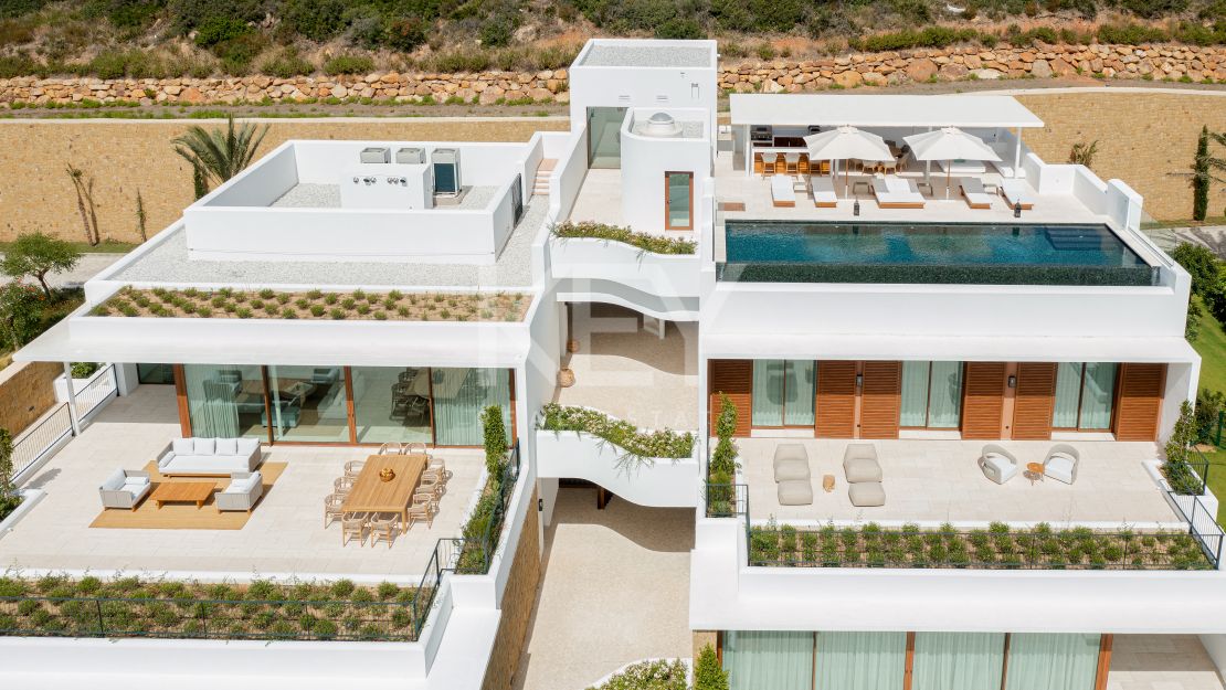 Refugio de ático lujoso con vistas panorámicas y servicios de conserjería de cinco estrellas en Finca Cortesin, Casares