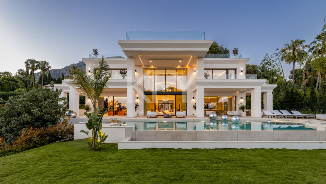 Fantástica villa de obra nueva con vistas al Mar Mediterráneo en Sierra Blanca, Milla de Oro, Marbella