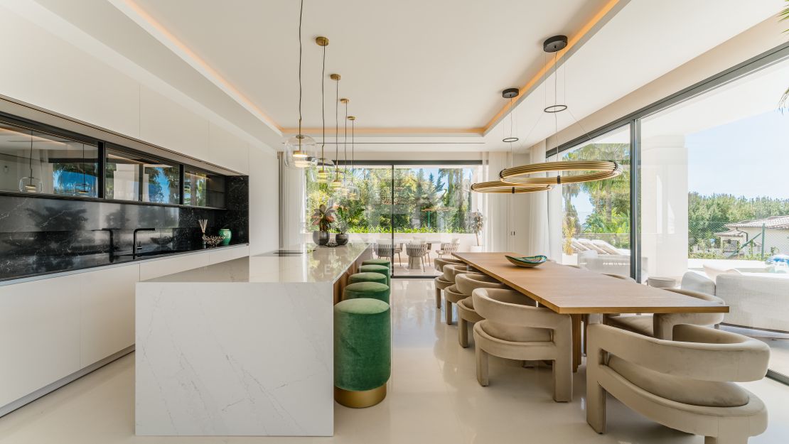 Fantástica villa de obra nueva con vistas al Mar Mediterráneo en Sierra Blanca, Milla de Oro, Marbella