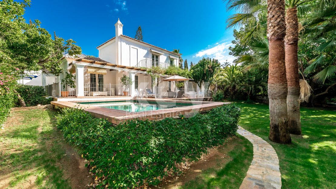 Luxurious 4 Bedroom Villa for Short-Term Rent in Nagüeles, Marbella