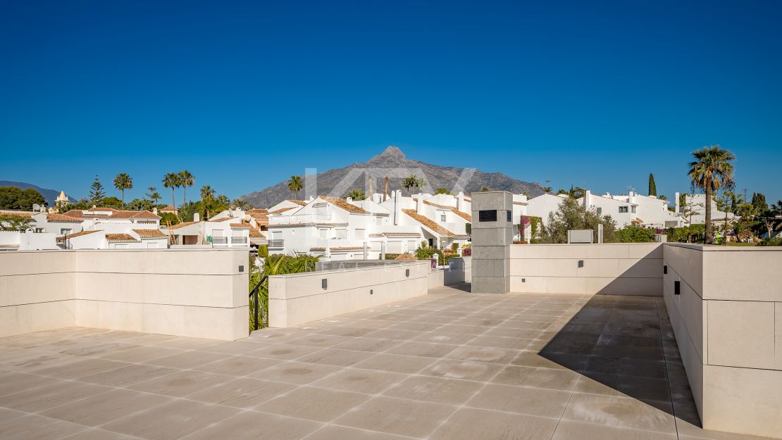 Brilliant and modern Villa for sale in Parcelas del Golf, Marbella