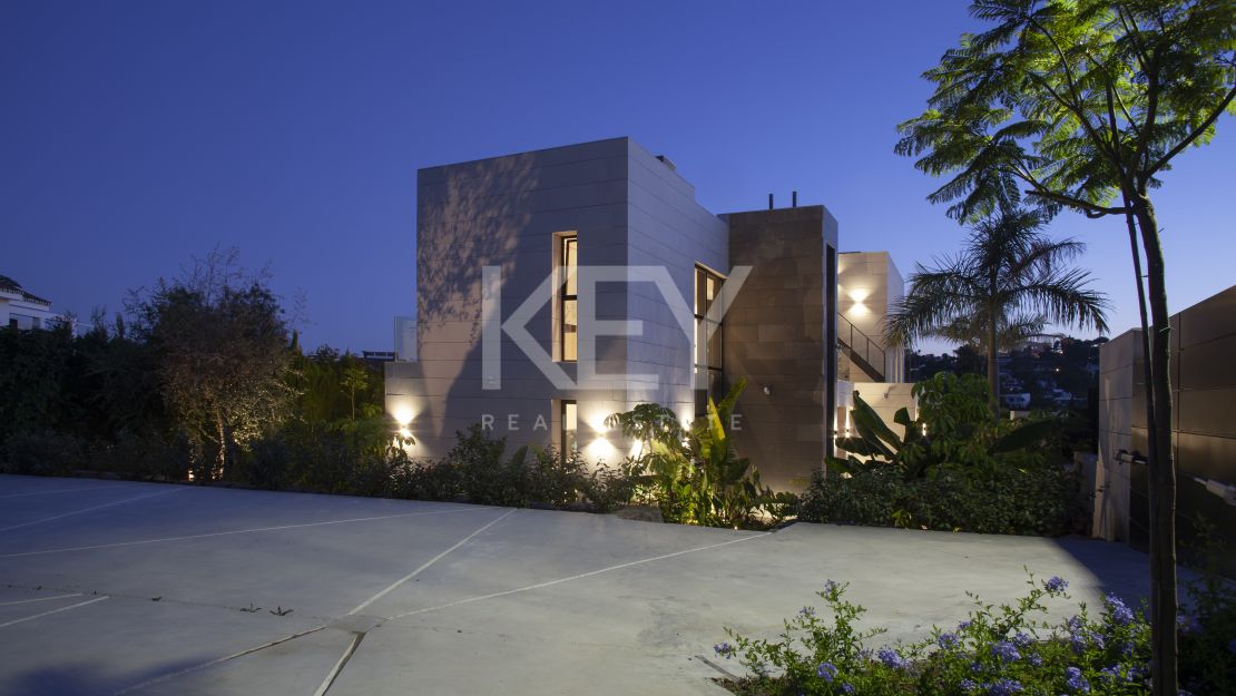 Brilliant and modern Villa for sale in Parcelas del Golf, Marbella