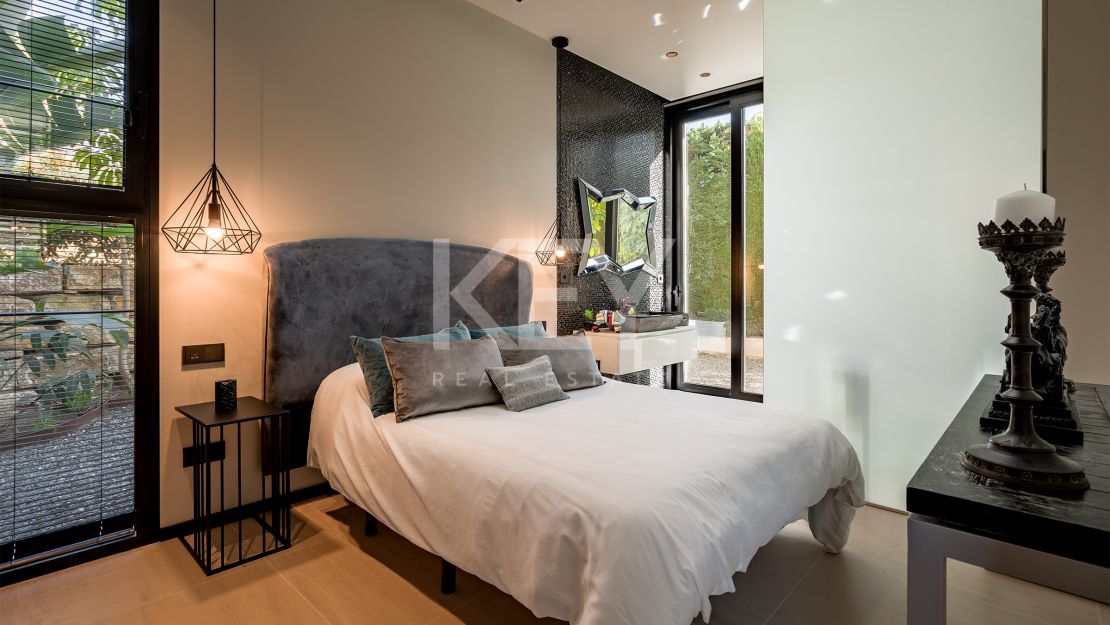 Brilliant and modern Villa for sale in Parcelas del Golf, Marbella