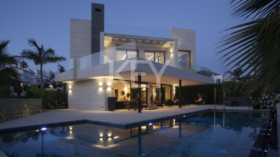 Brilliant and modern Villa for sale in Parcelas del Golf, Marbella