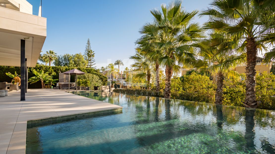 Brilliant and modern Villa for sale in Parcelas del Golf, Marbella