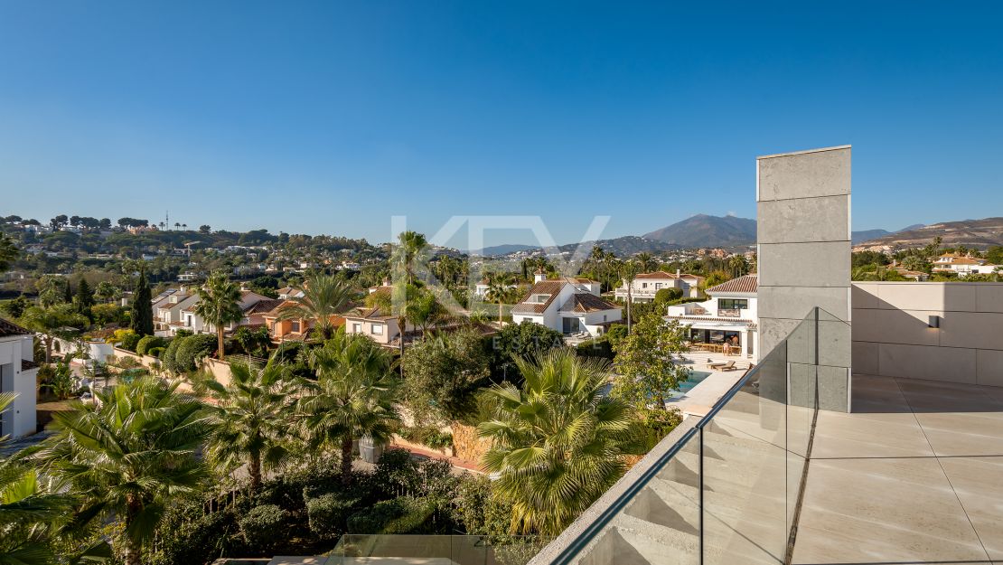 Brilliant and modern Villa for sale in Parcelas del Golf, Marbella