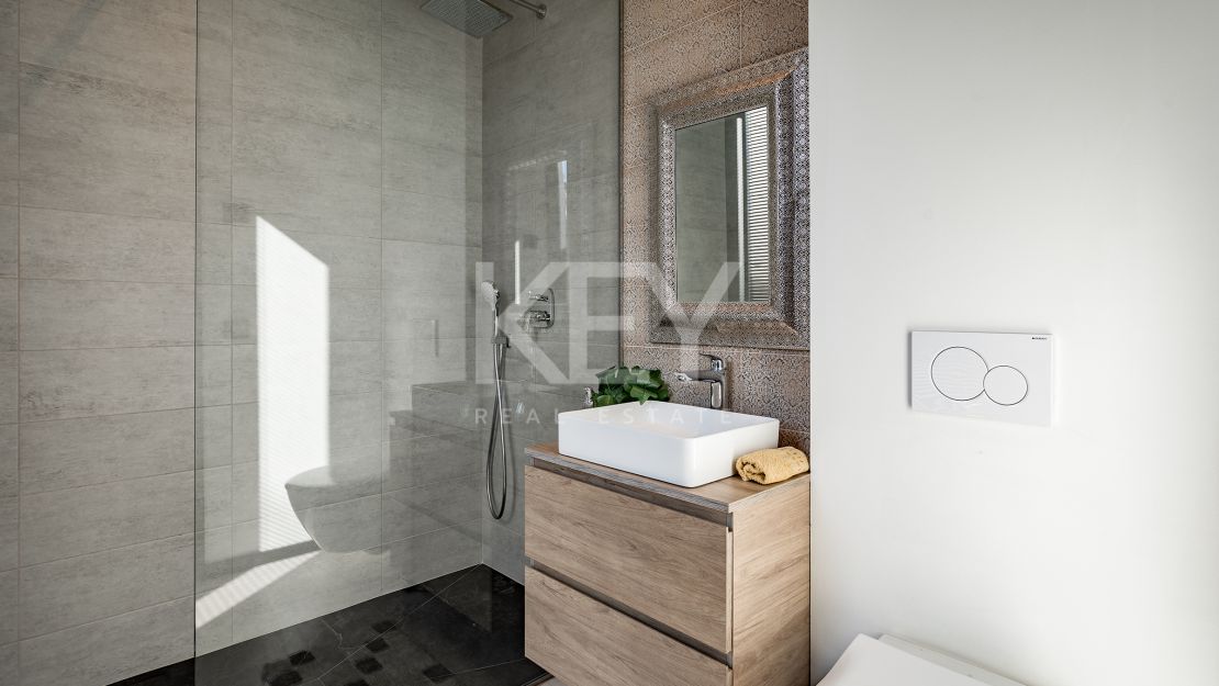 Brilliant and modern Villa for sale in Parcelas del Golf, Marbella