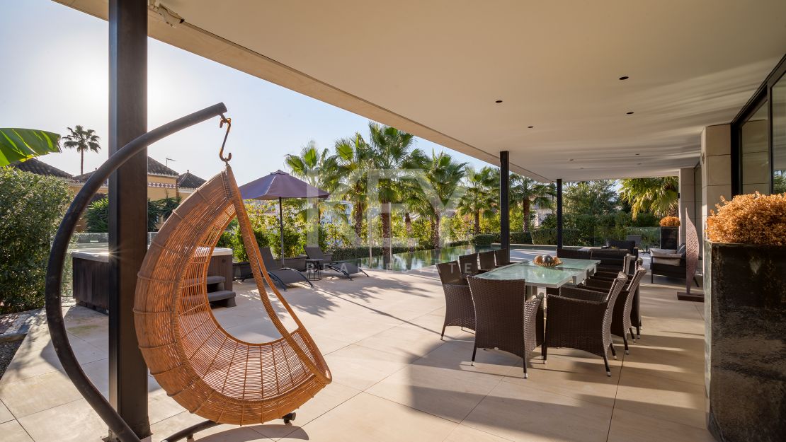 Brilliant and modern Villa for sale in Parcelas del Golf, Marbella