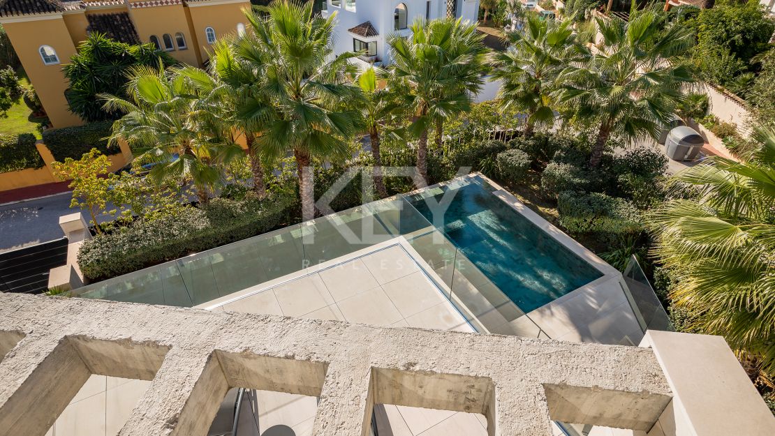 Brilliant and modern Villa for sale in Parcelas del Golf, Marbella