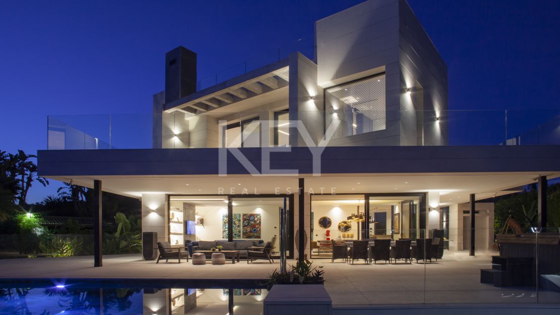 Brilliant and modern Villa for sale in Parcelas del Golf, Marbella