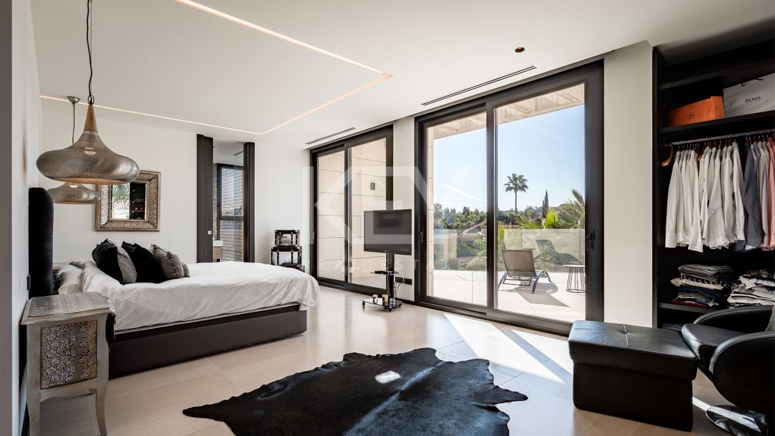 Brilliant and modern Villa for sale in Parcelas del Golf, Marbella