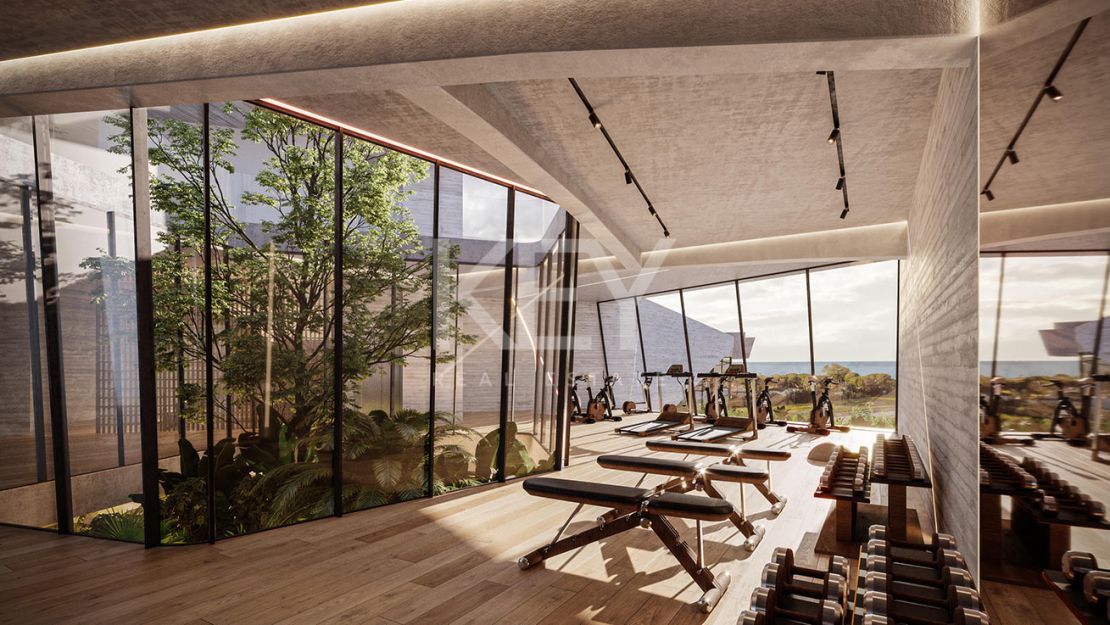 Lujosa villa pareada situada en primera línea de playa en Las Chapas, Marbella