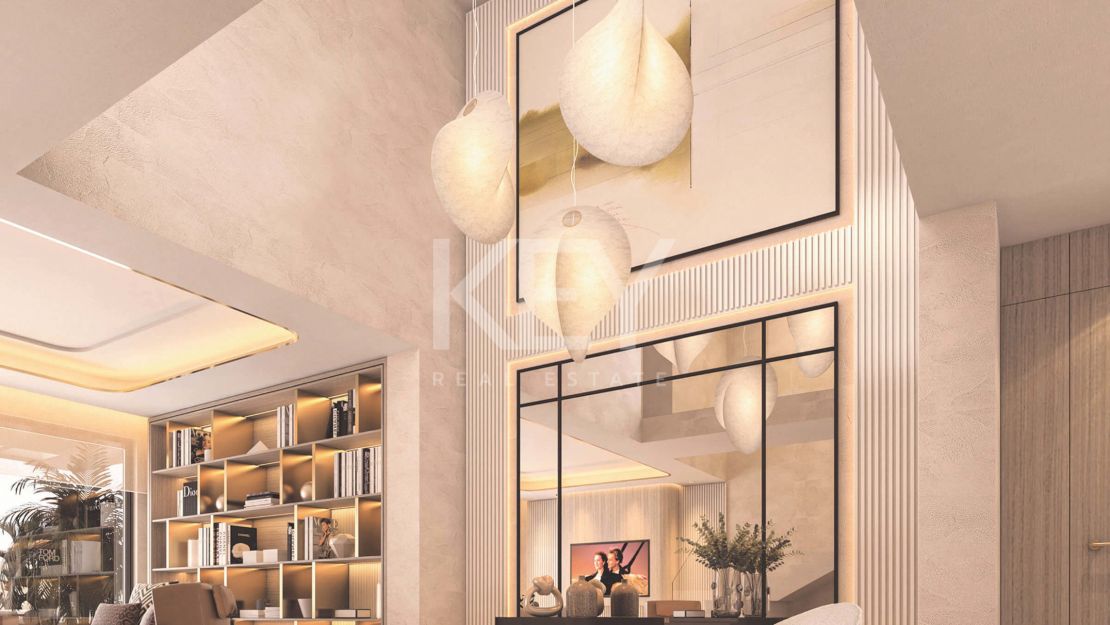 Lujosa villa pareada situada en primera línea de playa en Las Chapas, Marbella