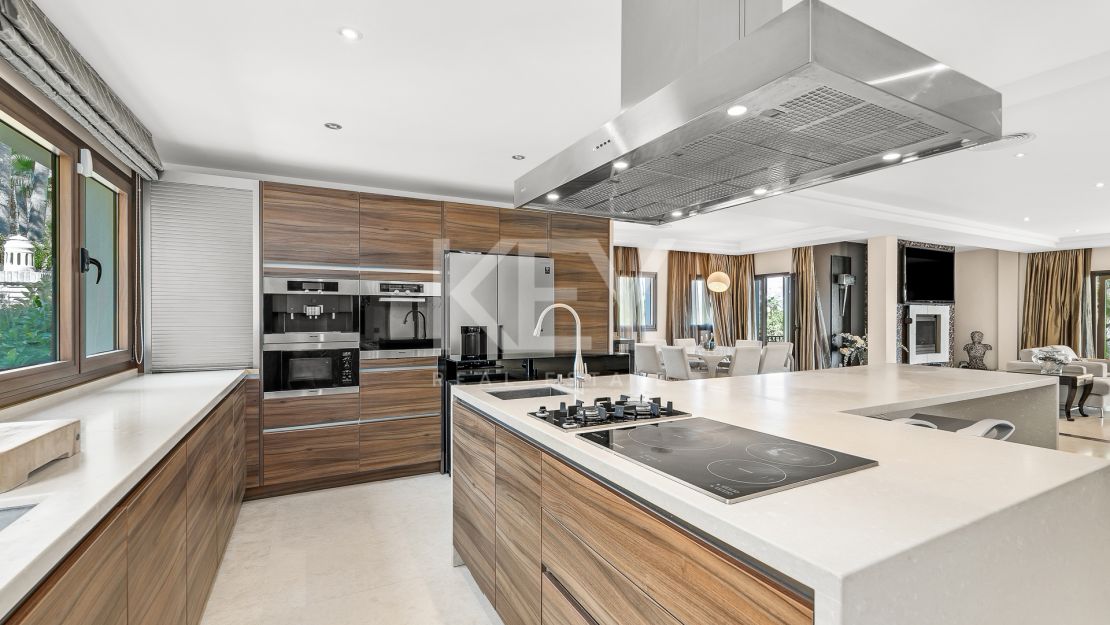 Esplendida villa privada ubicada en Las Brisas, Marbella