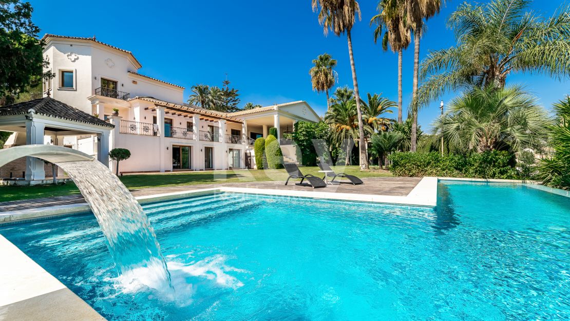Splendid and private villa located in Las Brisas, Marbella.
