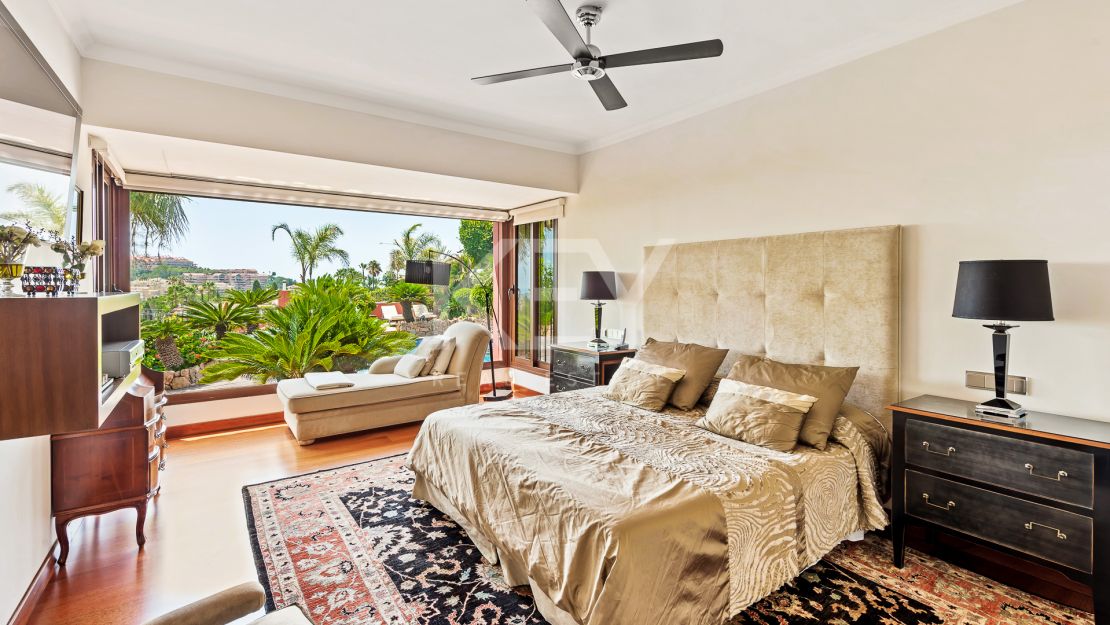 Fantástica villa en estilo Mediterráneo con vistas panorámicas en Nueva Andalucia, Marbella