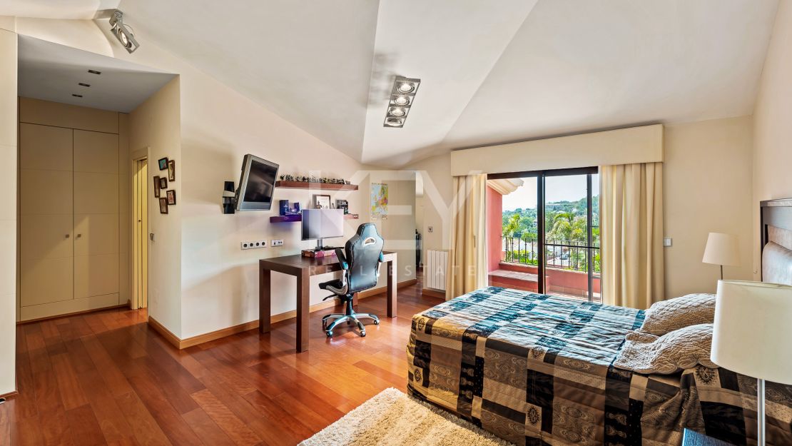 Fantástica villa en estilo Mediterráneo con vistas panorámicas en Nueva Andalucia, Marbella