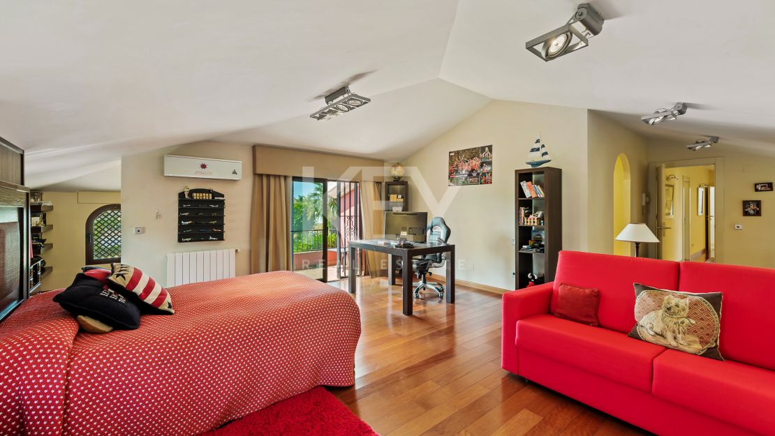 Fantástica villa en estilo Mediterráneo con vistas panorámicas en Nueva Andalucia, Marbella