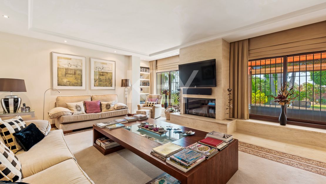 Fantástica villa en estilo Mediterráneo con vistas panorámicas en Nueva Andalucia, Marbella