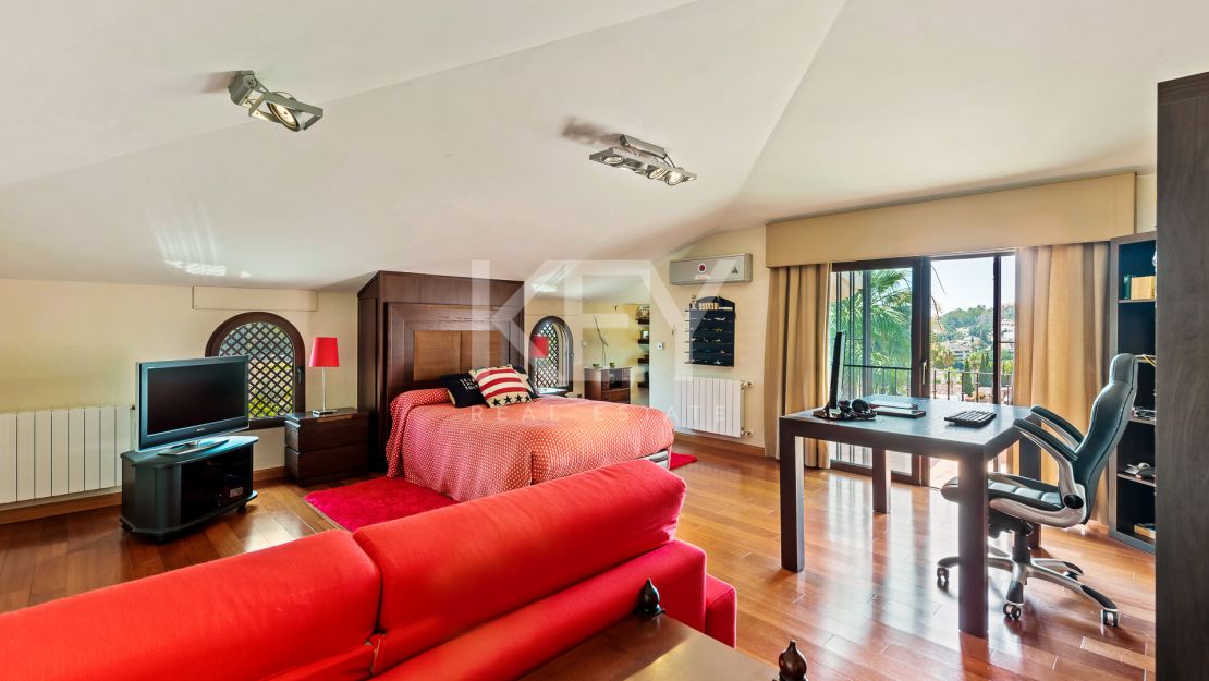 Fantástica villa en estilo Mediterráneo con vistas panorámicas en Nueva Andalucia, Marbella