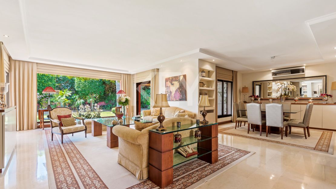 Fantástica villa en estilo Mediterráneo con vistas panorámicas en Nueva Andalucia, Marbella