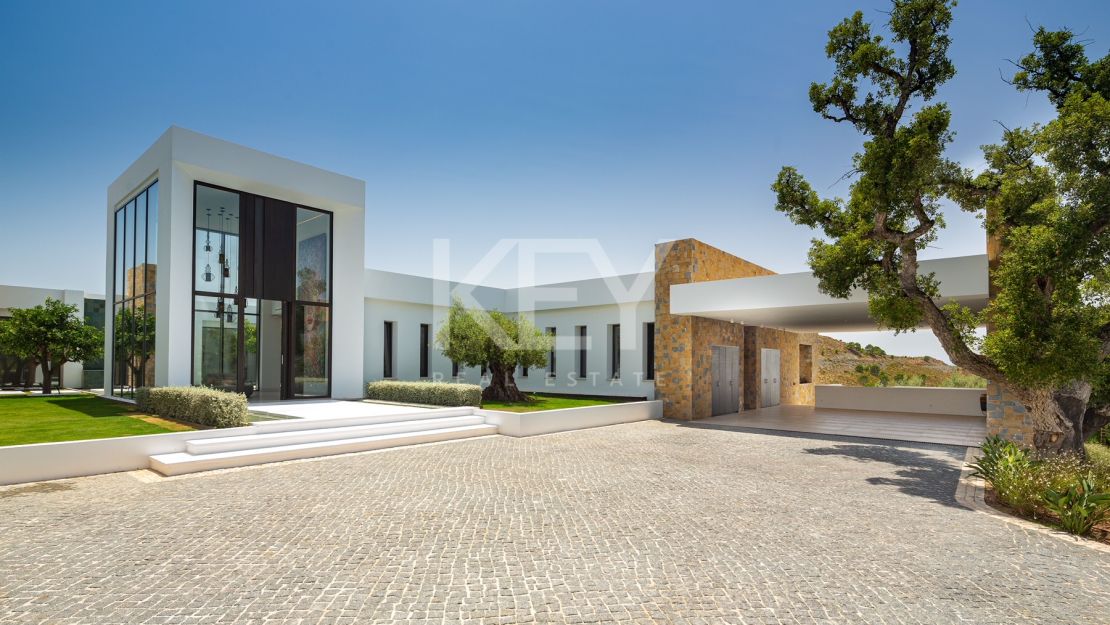 Stunning mega mansion with panoramic sea views for sale in Marbella Club Golf Resort, Benahavis