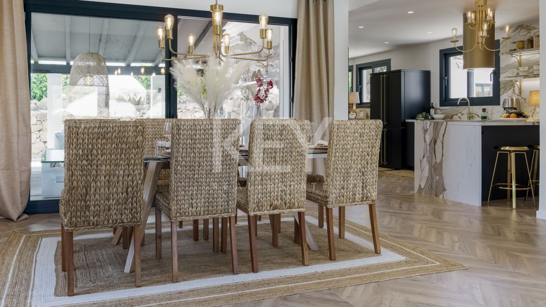 Elegante villa con diseño moderno en Nueva Andalucía