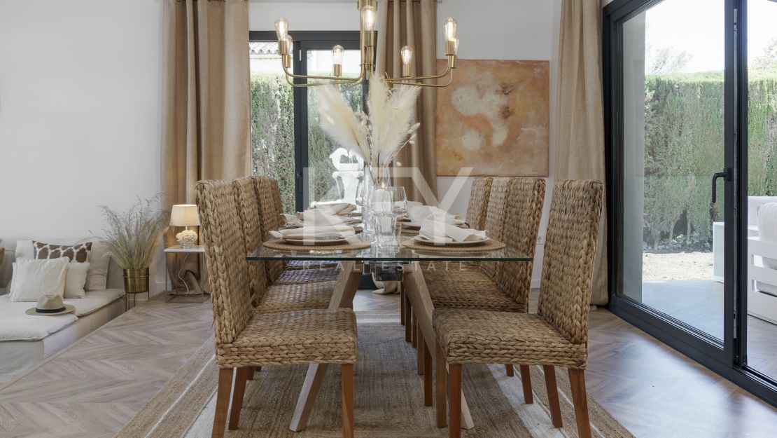 Elegante villa con diseño moderno en Nueva Andalucía