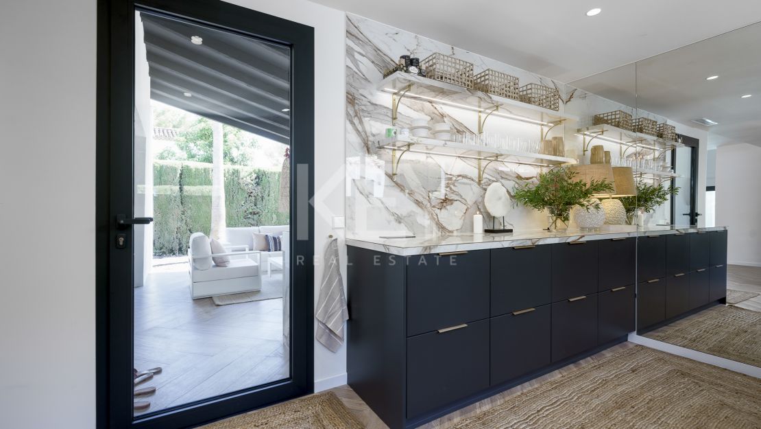 Elegante villa con diseño moderno en Nueva Andalucía