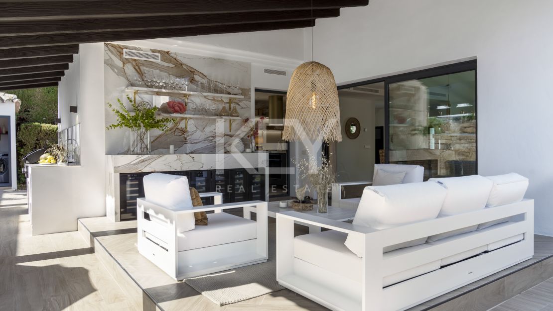 Elegante villa con diseño moderno en Nueva Andalucía