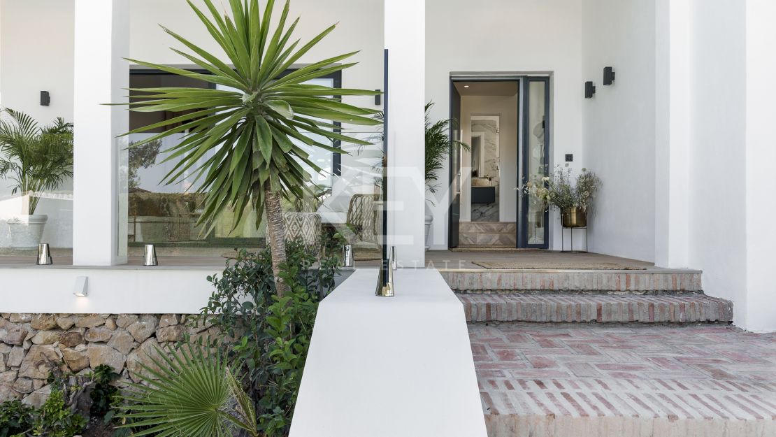 Elegante villa con diseño moderno en Nueva Andalucía