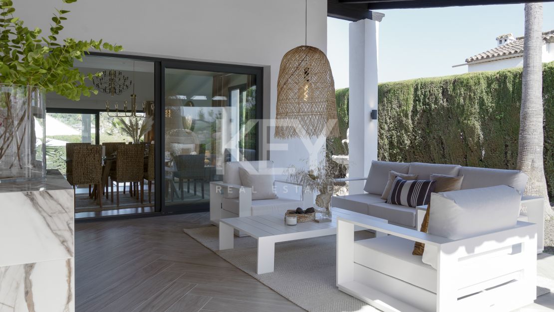 Elegante villa con diseño moderno en Nueva Andalucía