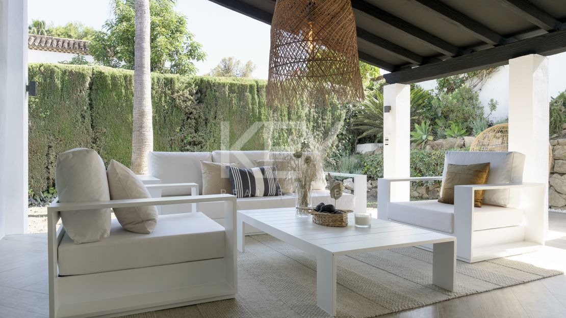 Elegante villa con diseño moderno en Nueva Andalucía