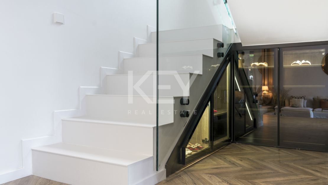 Elegante villa con diseño moderno en Nueva Andalucía