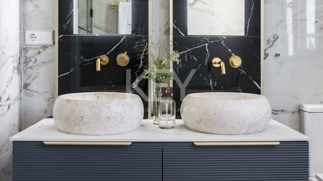 Elegante villa con diseño moderno en Nueva Andalucía