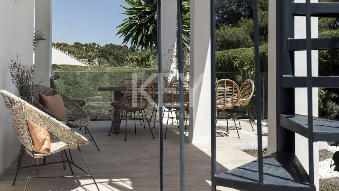 Elegante villa con diseño moderno en Nueva Andalucía