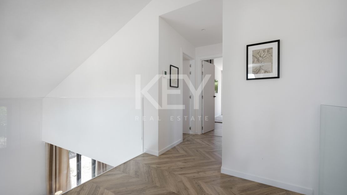 Elegante villa con diseño moderno en Nueva Andalucía