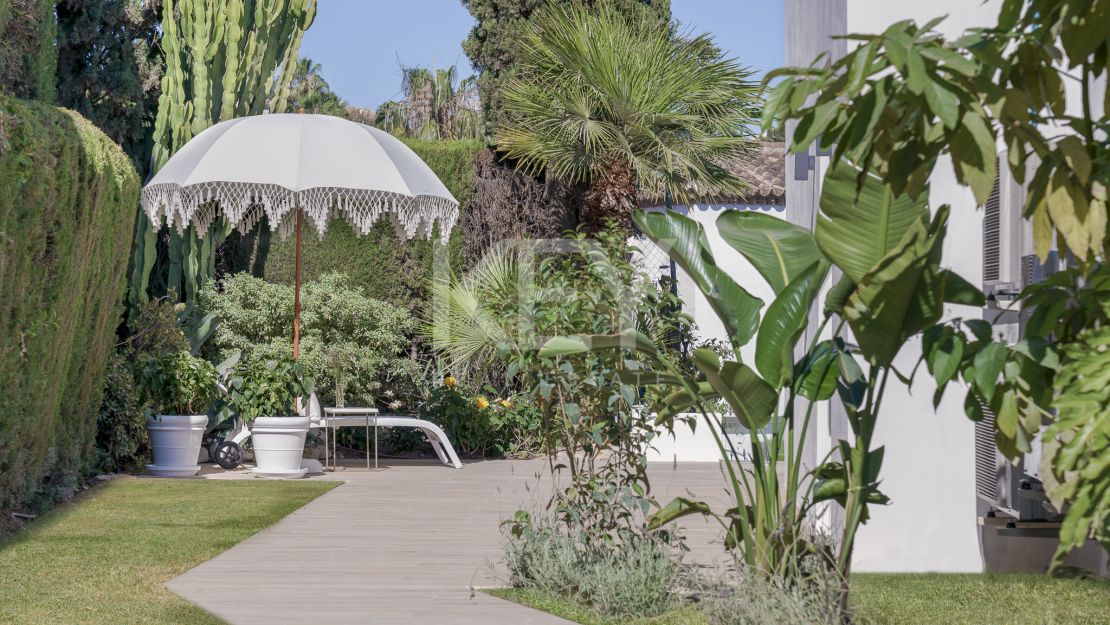 Elegante villa con diseño moderno en Nueva Andalucía